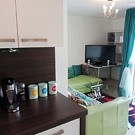 Apartmentsleeps5-balcony-petfriendly-aoarena-heatonpark-onstreetparkin