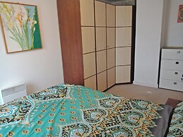 Apartmentsleeps5-balcony-petfriendly-aoarena-heatonpark-onstreetparkin