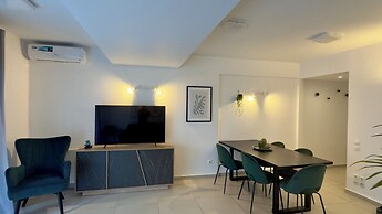 Minimalist 2Bedroom Apartment with Balcony in the heart of Athens