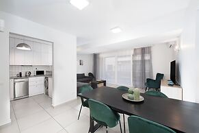 Minimalist 2Bedroom Apartment with Balcony in the heart of Athens