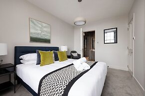 Stylish 2-bed flat in New Town