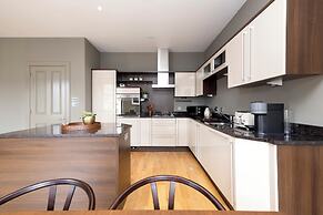 Stylish 2-bed flat in New Town