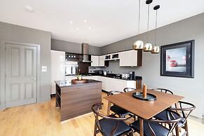 Stylish 2-bed flat in New Town