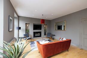 Stylish 2-bed flat in New Town