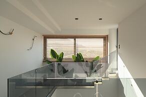 Luxurious Villa Dias With Tennis Court by Estia