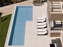 Luxurious Villa Dias With Tennis Court by Estia