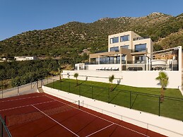 Luxurious Villa Dias With Tennis Court by Estia