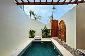 Esha Private Pool Villas by AGATA