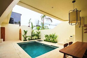 Esha Private Pool Villas by AGATA