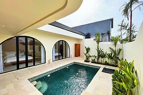 Esha Private Pool Villas by AGATA