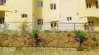 Ana Hotel and Apartments