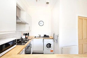 JOIVY Cosy Flat Next to Haymarket