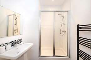 JOIVY Cosy Flat Next to Haymarket