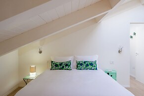 Napoli White Apartment by Wonderful Italy