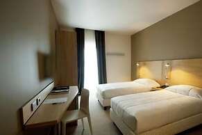 VICTOR HOTEL
