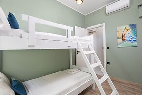 Evangelia's Residence