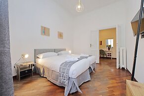 Giuliana Giant Apartment