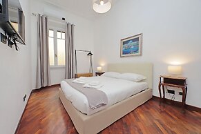 Giuliana Giant Apartment