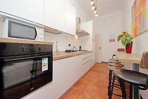 Giuliana Giant Apartment