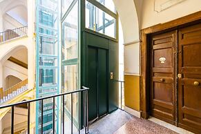 Metro Universit Apartment by Wonderful Italy
