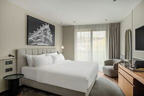 Leon Hotel & Lounge