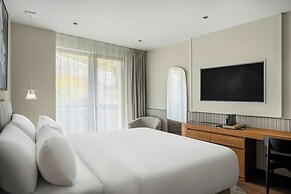Leon Hotel & Lounge