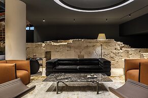 Leon Hotel & Lounge