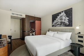 Leon Hotel & Lounge