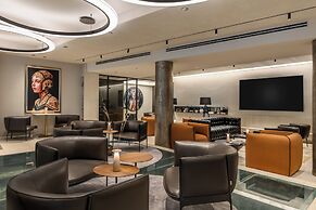 Leon Hotel & Lounge