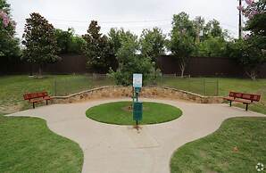 Dallashaus Near Galleria Medical City