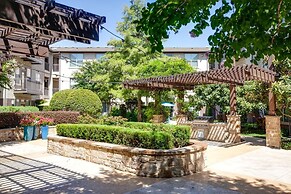 Dallashaus Near Galleria Medical City