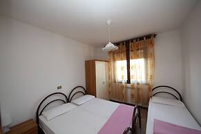 Apartment 150m From the Beach