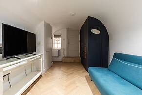 Elegant Georgian Flat in Historic Bath With Garden