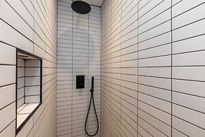 Elegant Georgian Flat in Historic Bath With Garden