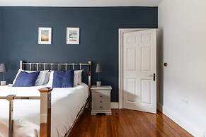 Elegant Georgian Flat in Historic Bath With Garden