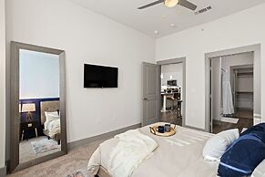 White Rock Lakewood Hideaway Pet-friendly Pool
