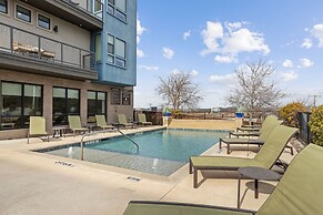 White Rock Lakewood Hideaway Pet-friendly Pool