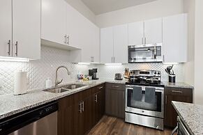 White Rock Lakewood Hideaway Pet-friendly Pool