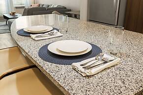 White Rock Lakewood Hideaway Pet-friendly Pool