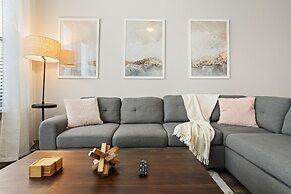 White Rock Lakewood Hideaway Pet-friendly Pool