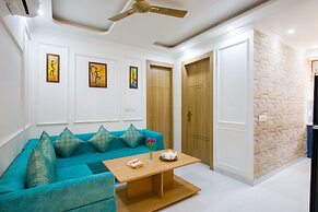 Alaya Stays Miyabi Executive Suite, Elegant 1-BHK Suite With Common Po