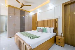 Alaya Stays Miyabi Executive Suite, Elegant 1-BHK Suite With Common Po