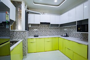 Alaya Stays Miyabi Executive Suite, Elegant 1-BHK Suite With Common Po