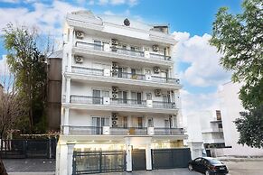 Alaya Stays Miyabi Executive Suite, Elegant 1-BHK Suite With Common Po