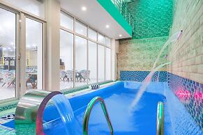 Alaya Stays Miyabi Executive Suite, Elegant 1-BHK Suite With Common Po