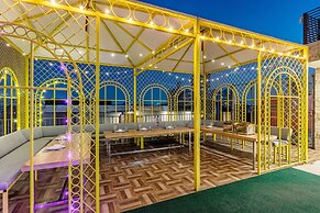 Alaya Stays Miyabi Executive Suite, Elegant 1-BHK Suite With Common Po