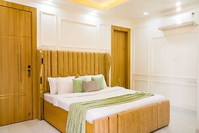 Alaya Stays Miyabi Executive Suite, Elegant 1-BHK Suite With Common Po