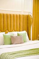 Alaya Stays Miyabi Executive Suite, Elegant 1-BHK Suite With Common Po