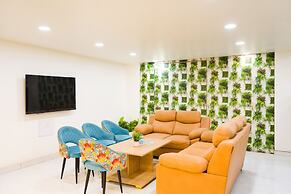 Alaya Stays Miyabi Executive Suite, Elegant 1-BHK Suite With Common Po