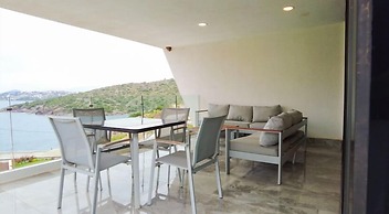 Private Sea-View Residence